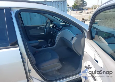 2010 Chevrolet Traverse Ls из США, поврежденный, VIN 1GNLVEED7AS104912